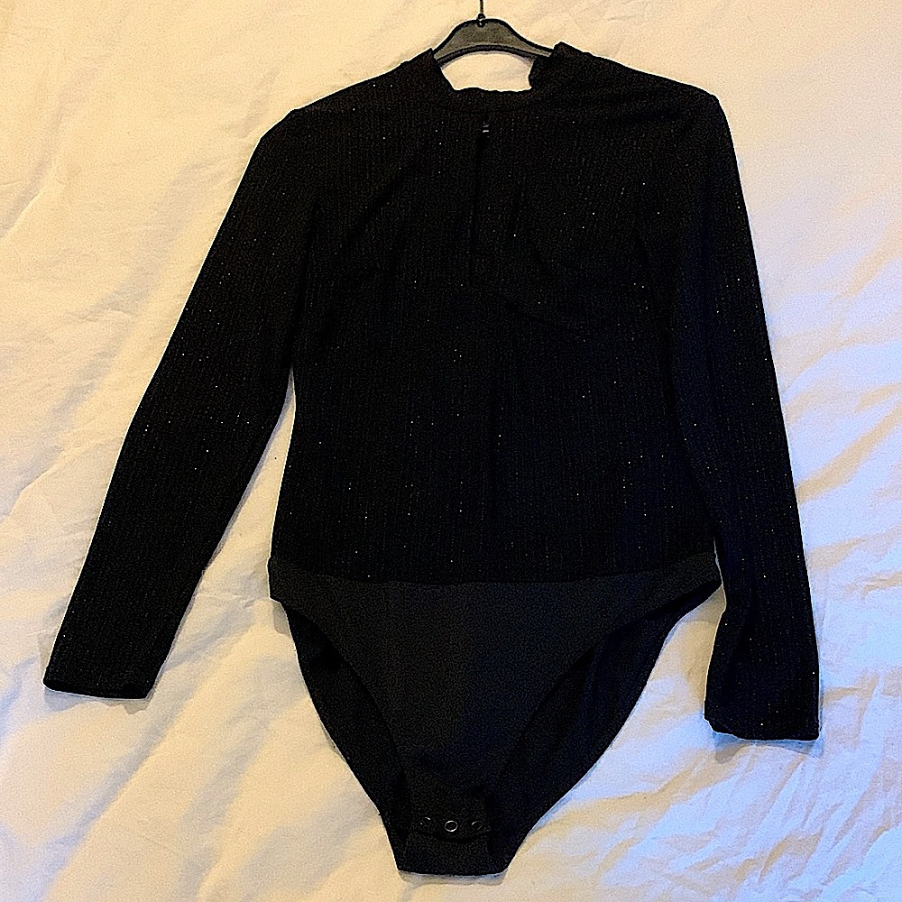 Sparkly black keyhole long sleeve bodysuit